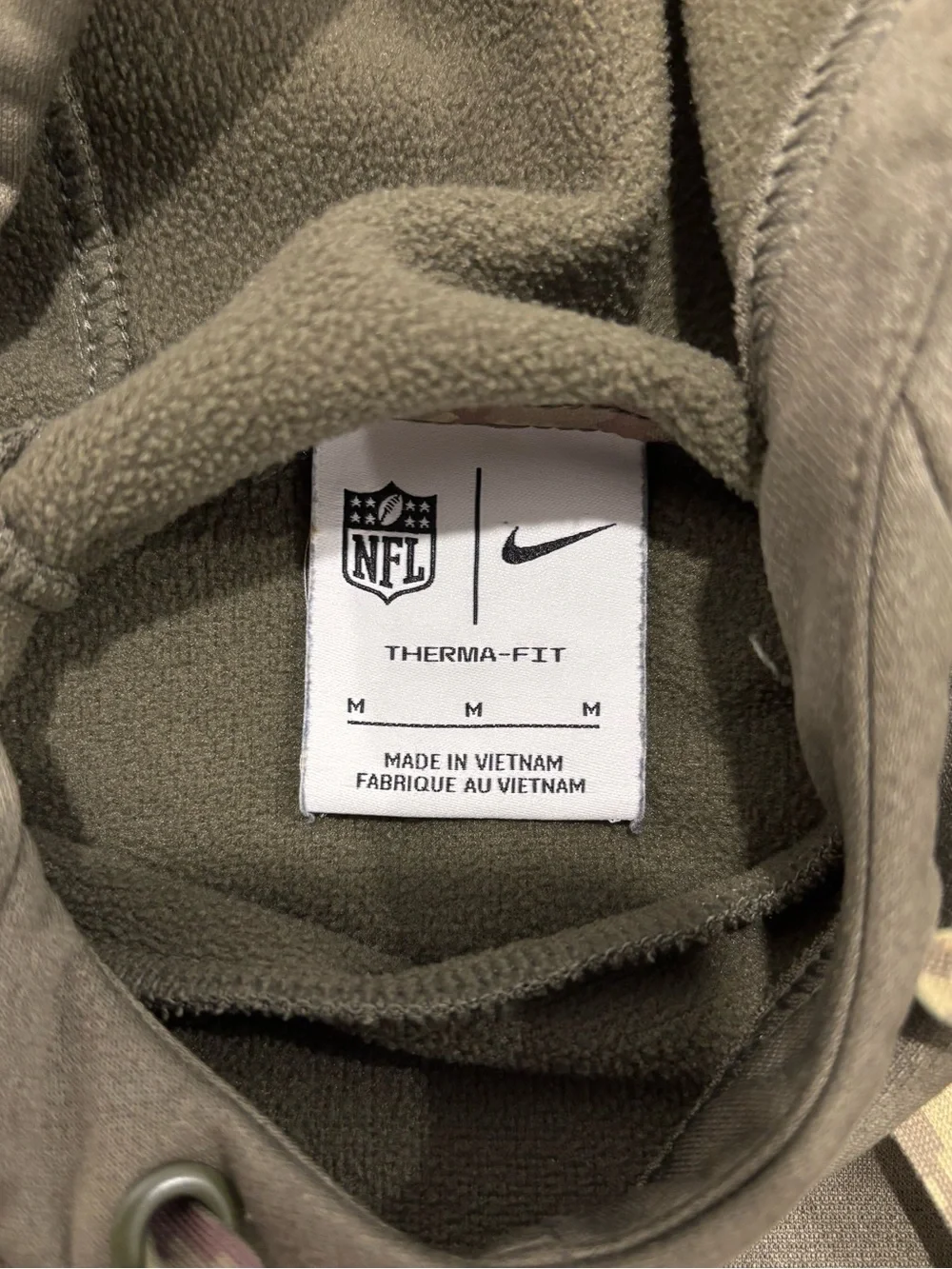 Nike NFL Salute to Service Tampa Bay Buccaneers Hoodie Mens Med Olive Green Camo